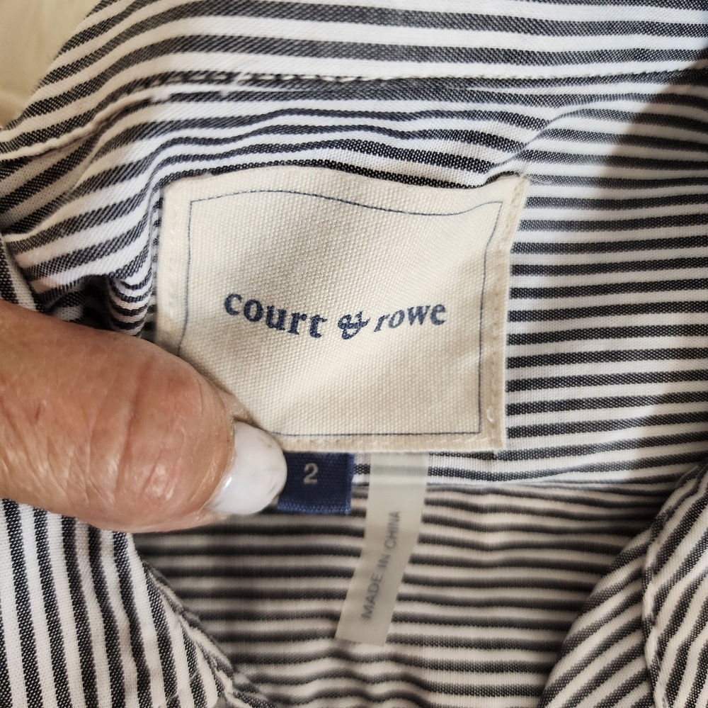 COURT & ROWE PINSTRIPES, BUTTON DOWN, TIE WAIST, & COLLAR WOMENS SIZE 2 - Picture 3 of 16